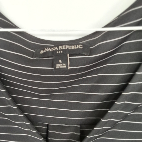 Banana Republic Large Sleeveless Black and White Top - Picture 2 of 5